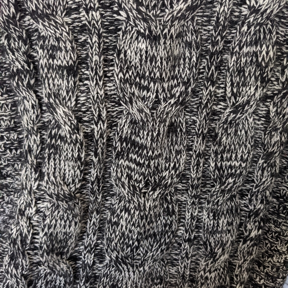 Soft SO black and white sweater size M - Picture 2 of 5